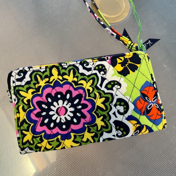 Vera Bradley Glenna Wristlet Zip Up Wallet NWT - Picture 7 of 7